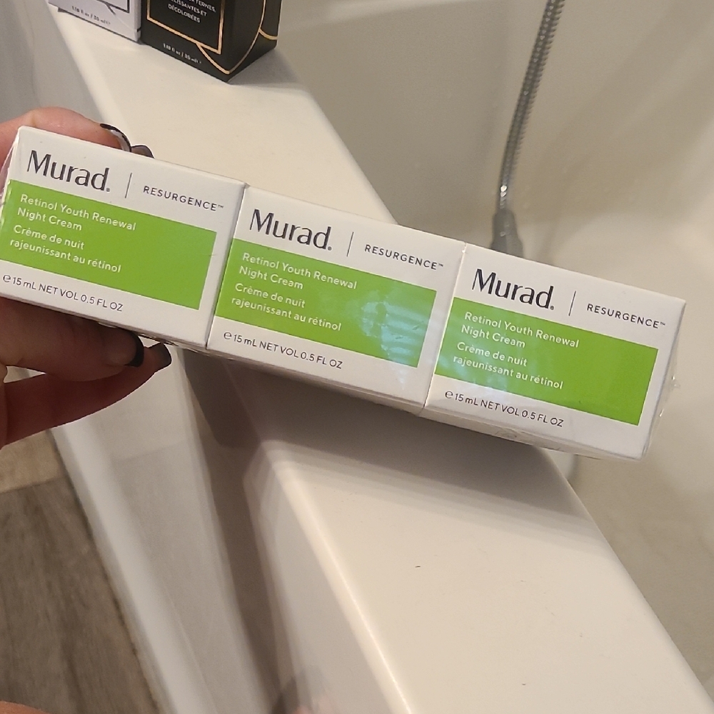 Murad Retinol Youth Renewal Night Cream - Green and White Packaging